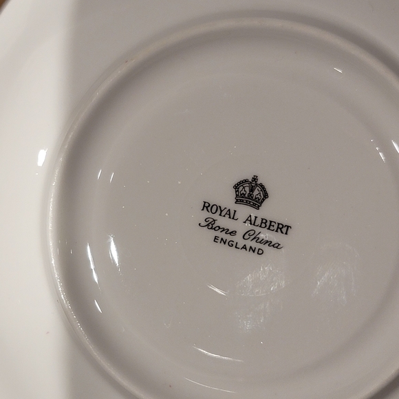 ROYAL ALBERT Teacup and Saucer Roses Yellow Fine Bone China - Picture 7 of 7